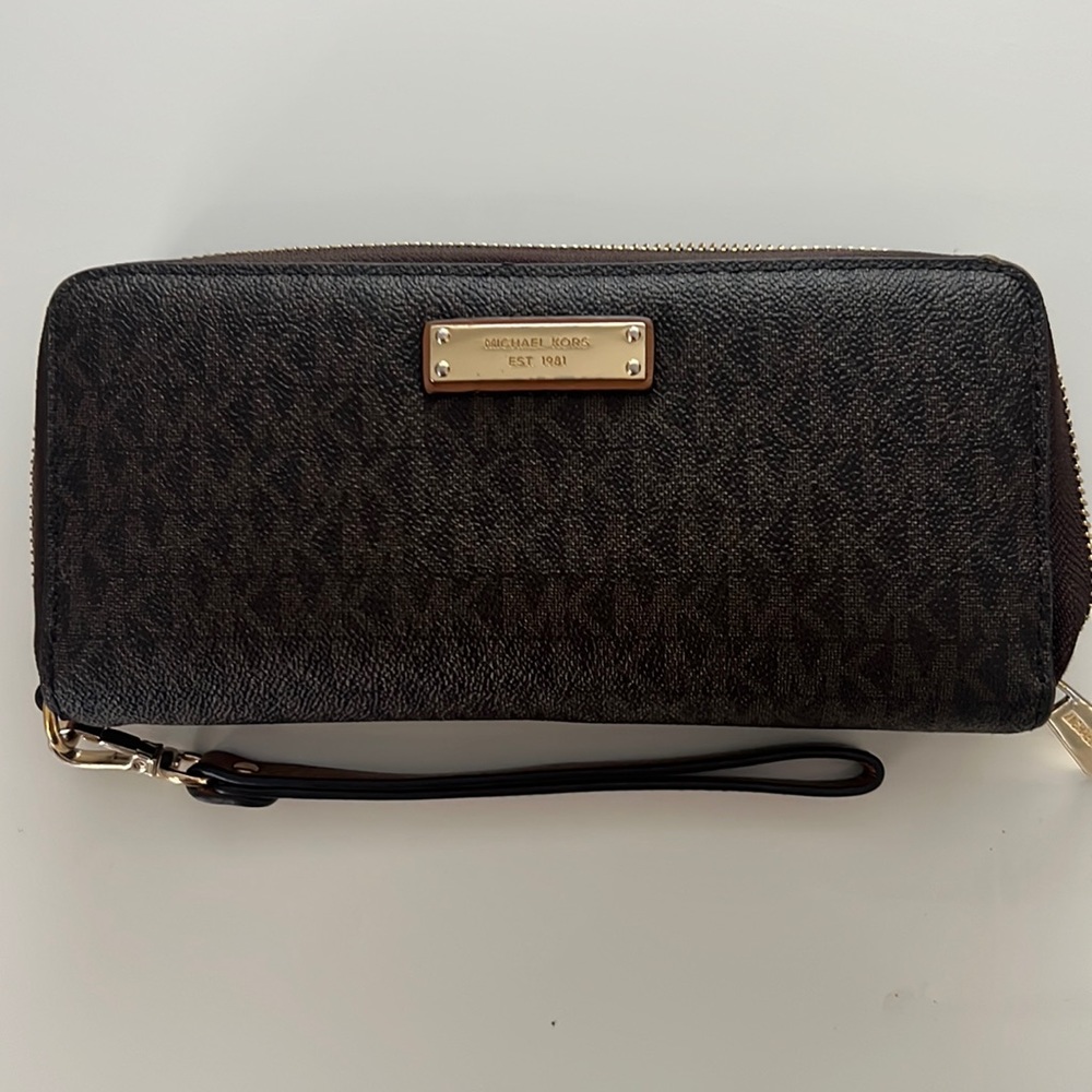 Michael Kors Large Logo Continental Wallet